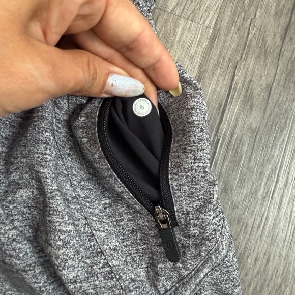 LULULEMON Women’s Tracker Short 4” Heather Lux Multi Black LINED Size 6 - Picture 7 of 7